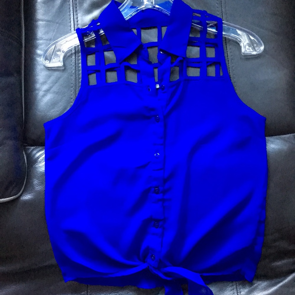 Charlotte Russe Blue sleeveless fronttie shirt- S